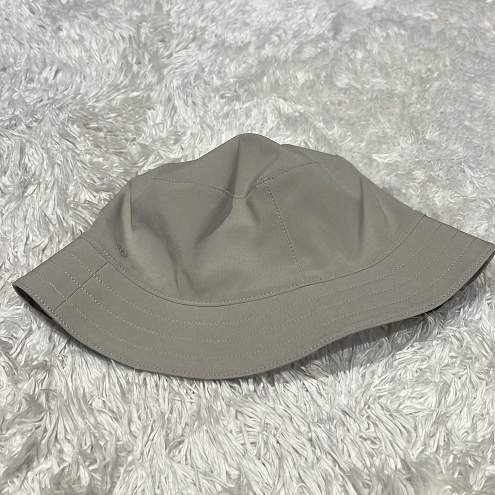 Lululemon Both Ways Reversible Bucket Hat in Raw Linen - S/M